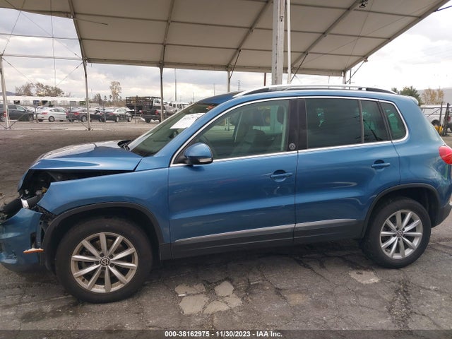 2017 VOLKSWAGEN TIGUAN 2.0T WOLFSBURG EDITION VIN: WVGRV7AX1HW502114
