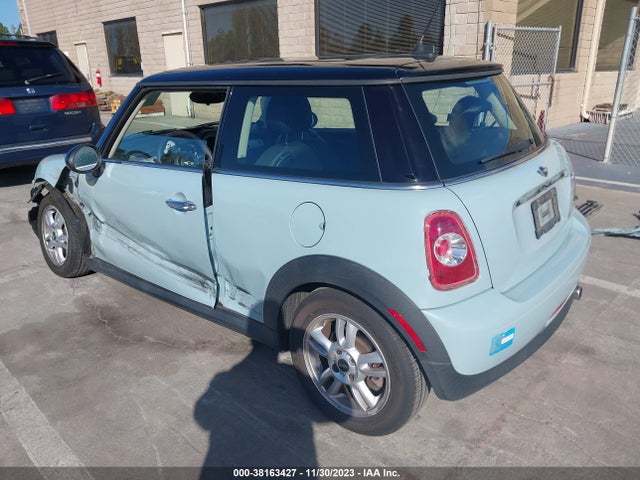 2013 MINI HARDTOP WMWSU3C52DT689207 Photo 2