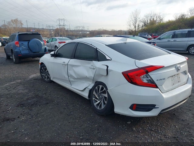 Honda CIVIC EX 2018 2HGFC2F78JH521757 Image 3