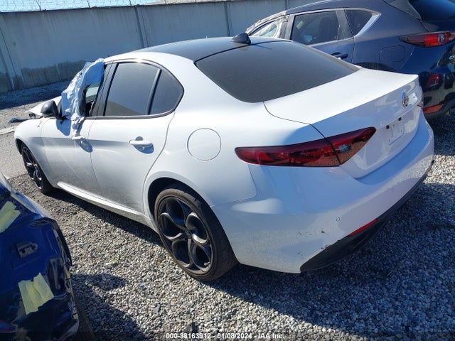 ZARFAMBN6K7613263 Alfa Romeo Giulia Ti Sport Rwd