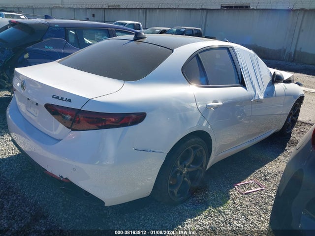 ZARFAMBN6K7613263 Alfa Romeo Giulia Ti Sport Rwd