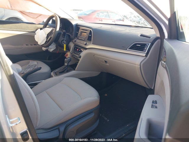 2018 HYUNDAI ELANTRA SE VIN: 5NPD74LF2JH241518