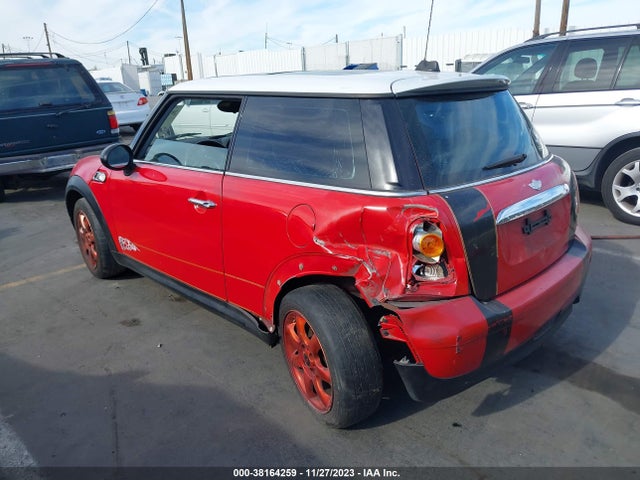2007 MINI COOPER WMWMF33597TT57921 Photo 2