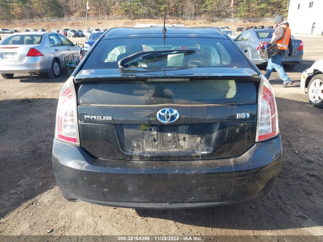 Toyota Prius Two 2014 JTDKN3DU5E1777056 Image 16