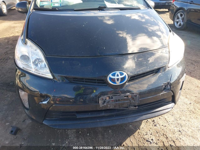 Toyota Prius Two 2014 JTDKN3DU5E1777056 Image 6