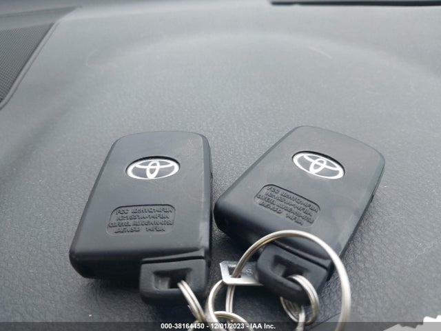 2018 TOYOTA RAV4 ADVENTURE VIN: 2T3RFREV3JW721182