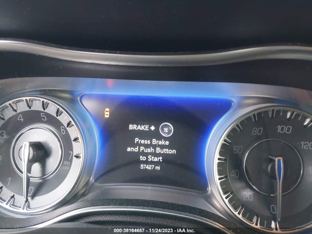 Chrysler 300 Touring 2018 2C3CCAAG1JH340376 Image 16