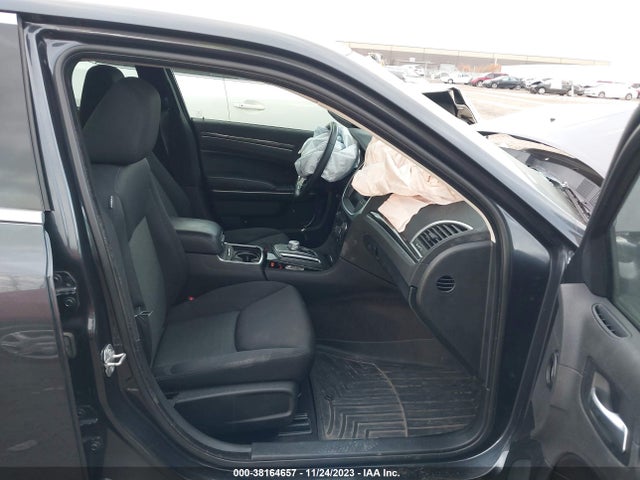 Chrysler 300 Touring 2018 2C3CCAAG1JH340376 Image 5