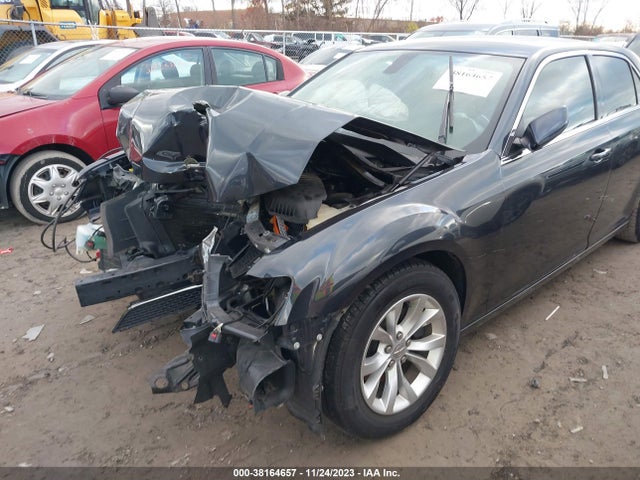 Chrysler 300 Touring 2018 2C3CCAAG1JH340376 Image 6