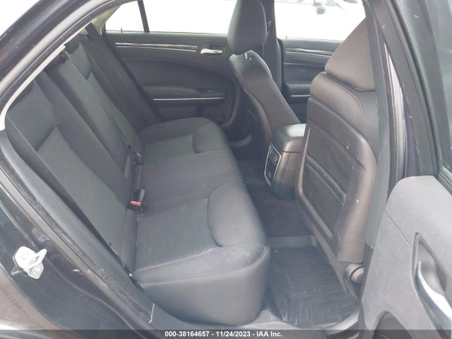 Chrysler 300 Touring 2018 2C3CCAAG1JH340376 Image 8