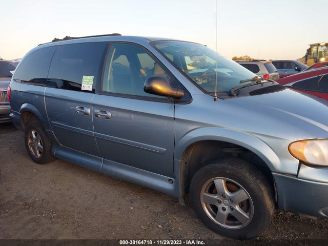 2005 DODGE GRAND CARAVAN SXT VIN: 2D8GP44L05R294648