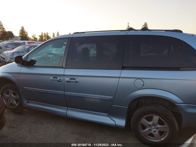 2005 DODGE GRAND CARAVAN SXT VIN: 2D8GP44L05R294648