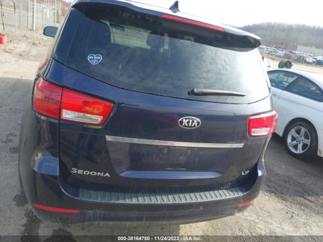 KNDMB5C17J6351788 KIA SEDONA LX