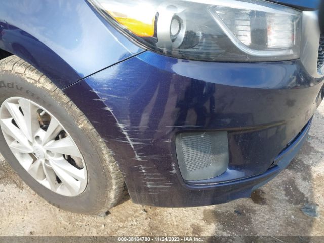KNDMB5C17J6351788 KIA SEDONA LX