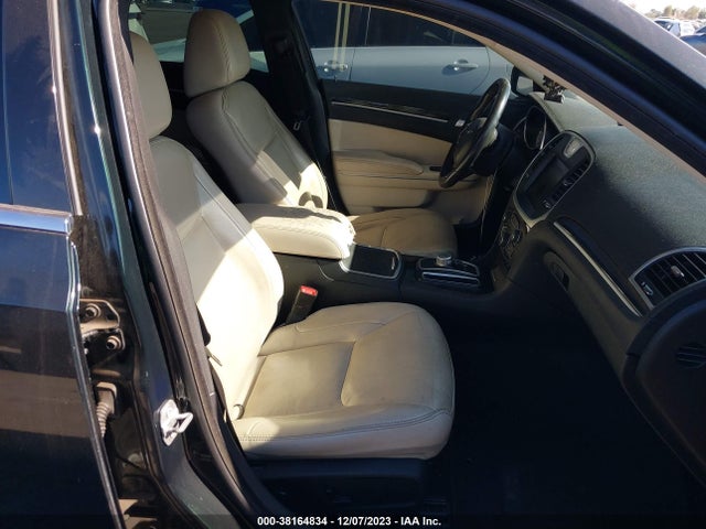 2016 CHRYSLER 300 LIMITED VIN: 2C3CCAAG3GH207918