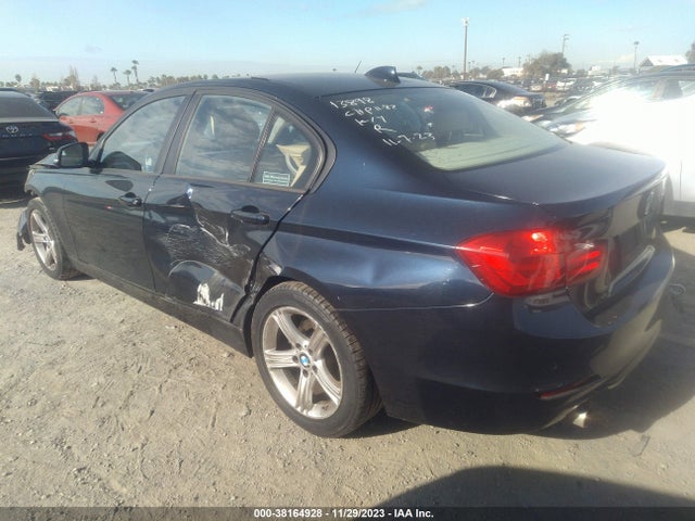 BMW 320i 2015 WBA3B1G52FNT02414 Image 3