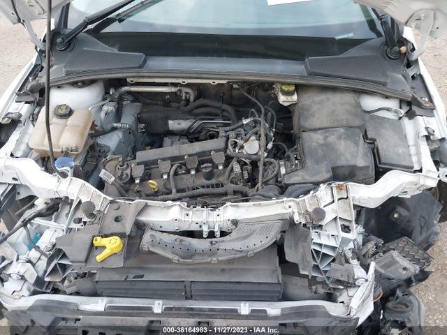 2018 FORD FOCUS SE VIN: 1FADP3K28JL325689