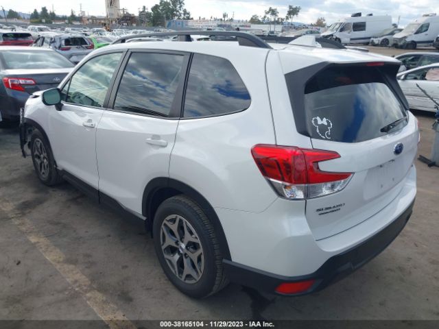 2020 SUBARU FORESTER JF2SKAJC2LH436213 Photo 2