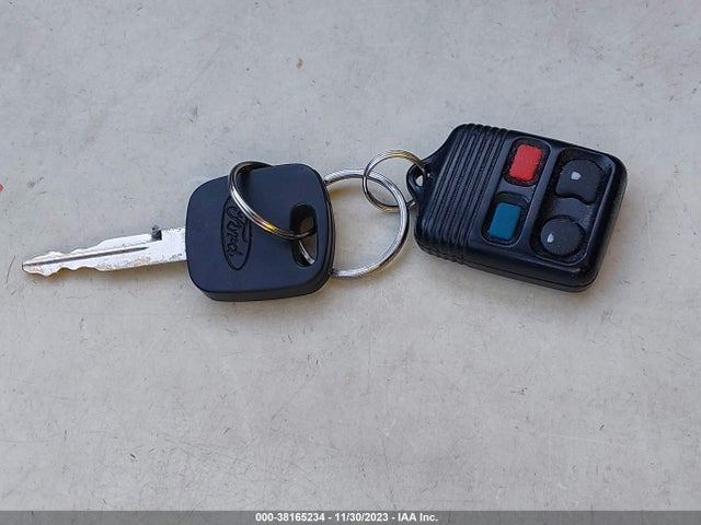 2004 FORD FOCUS SE VIN: 1FAFP36Z44W152028