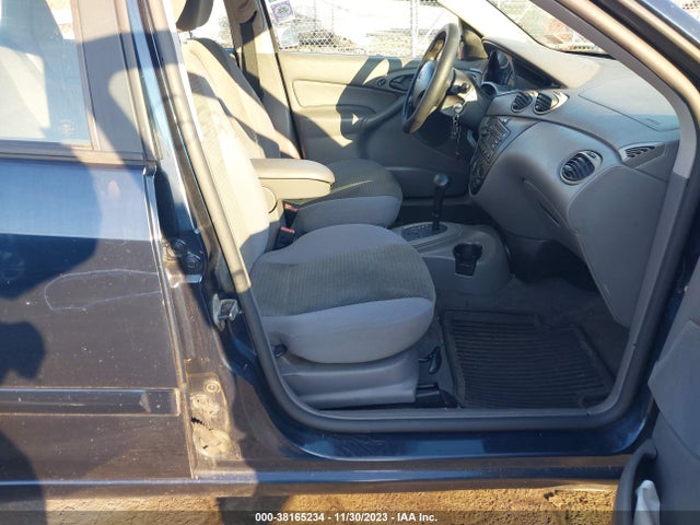 2004 FORD FOCUS SE VIN: 1FAFP36Z44W152028