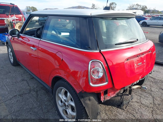 2011 MINI COOPER WMWSU3C5XBT251614 Photo 2