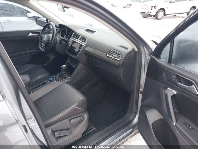 3VV2B7AX6JM011527 Volkswagen Tiguan 2.0t Sel/2.0t Se