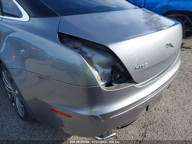 2011 JAGUAR XJ SAJWA2GB4BLV07321 Photo 5