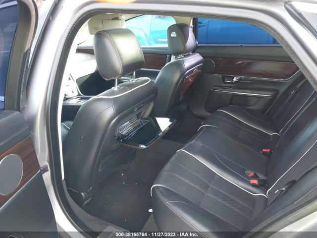 2011 JAGUAR XJ SAJWA2GB4BLV07321 Photo 7