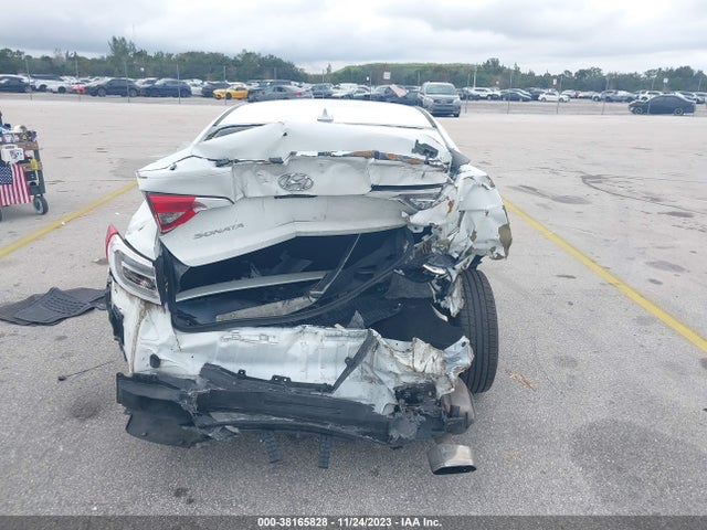 2017 HYUNDAI SONATA VIN: 5NPE24AFXHH572668