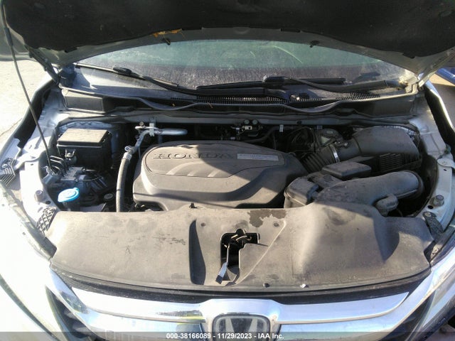 Honda Odyssey Touring 2018 5FNRL6H84JB066856 Image 10