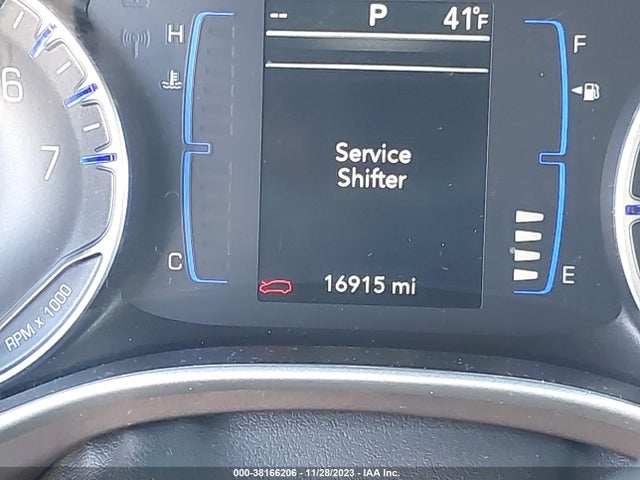 2C4RC1CGXNR226833 Chrysler Voyager Lx