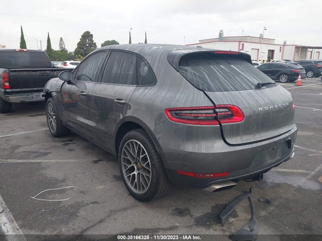 2018 PORSCHE MACAN WP1AA2A59JLB22006 Photo 2
