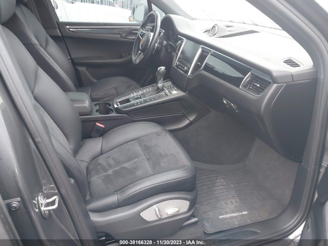2018 PORSCHE MACAN WP1AA2A59JLB22006 Photo 4