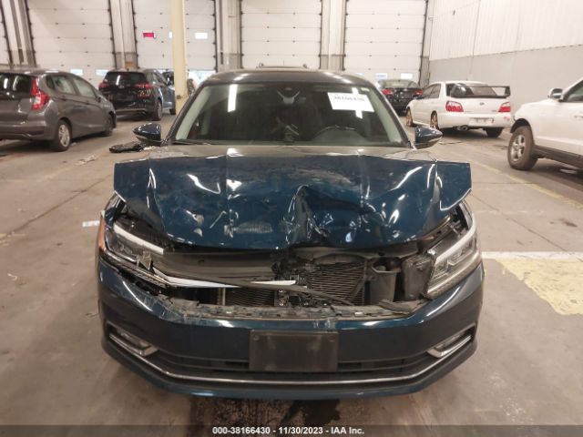 1VWCA7A37JC009478 Volkswagen Passat 2.0t Sel Premium