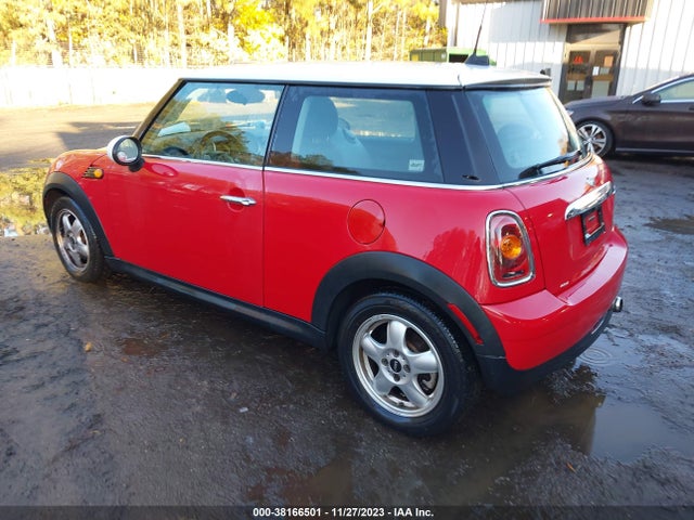 2009 MINI COOPER WMWMF33509TW75140 Photo 2