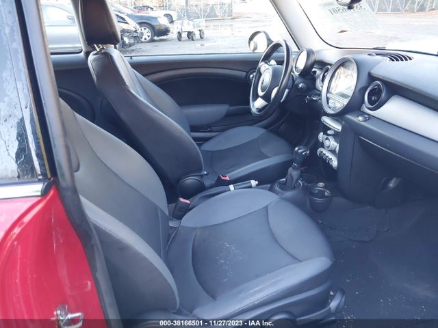 2009 MINI COOPER WMWMF33509TW75140 Photo 4