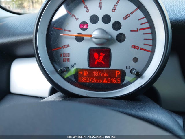 2009 MINI COOPER WMWMF33509TW75140 Photo 6