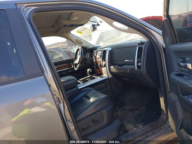 38166974 :رقم المزاد ، 1D7RV1CT4BS556085 vin ، 2011 Ram Ram 1500 Laramie مزاد بيع