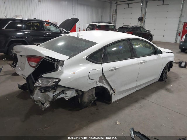 Chrysler 200 S 2015 1C3CCCBG0FN652956 Image 4