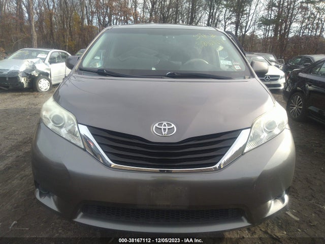 2014 TOYOTA SIENNA LE V6 8 PASSENGER VIN: 5TDKK3DC3ES478779