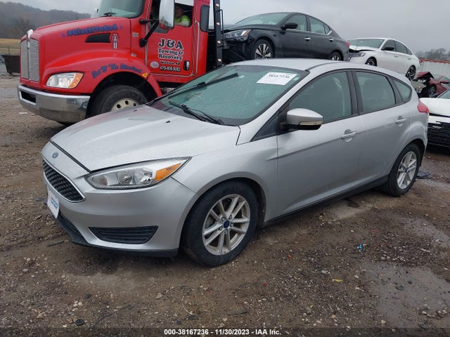 Ford FOCUS SE 2015 1FADP3K29FL316832 Image 2