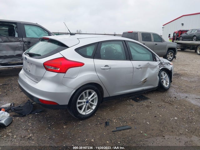Ford FOCUS SE 2015 1FADP3K29FL316832 Image 4