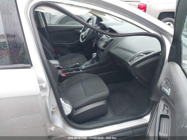 Ford FOCUS SE 2015 1FADP3K29FL316832 Image 5