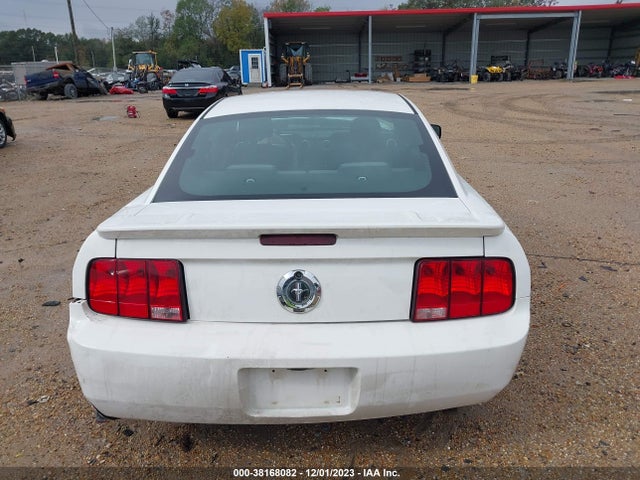 2008 FORD MUSTANG V6 DELUXE VIN: 1ZVHT80N285208932