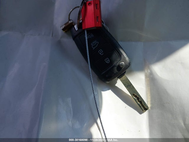 2019 HYUNDAI SANTA FE SE VIN: 5NMS2CAD9KH101014