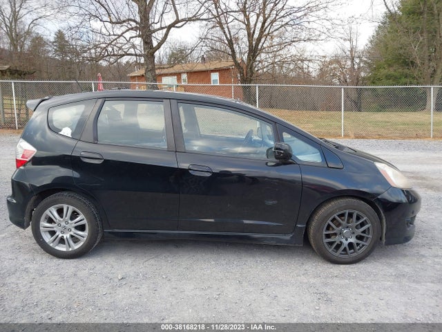 2011 HONDA FIT SPORT VIN: JHMGE8H57BC024844