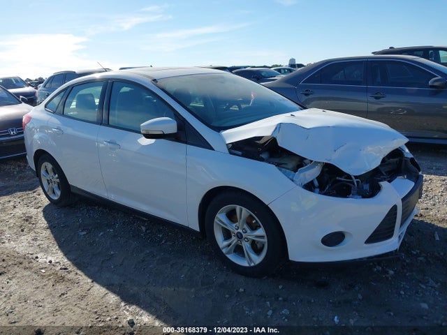 2014 FORD FOCUS SE VIN: 1FADP3F21EL447102