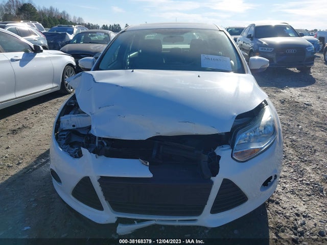 2014 FORD FOCUS SE VIN: 1FADP3F21EL447102