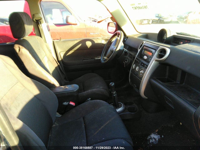 2004 SCION XB VIN: JTLKT334640135400