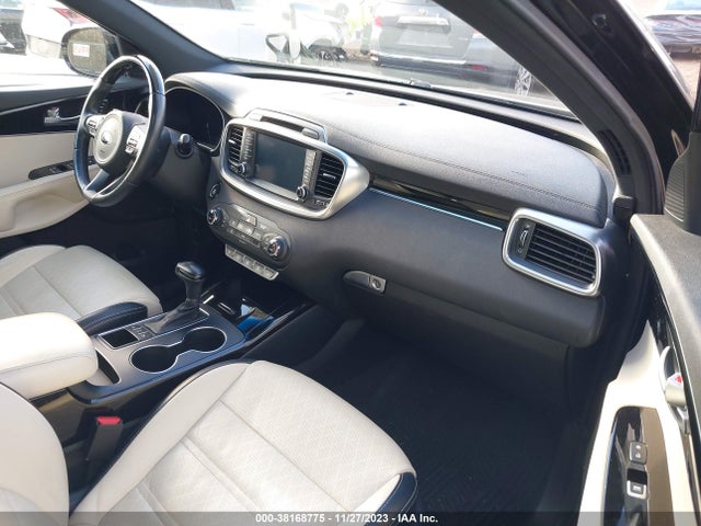 2016 KIA SORENTO 3.3L SXL VIN: 5XYPKDA51GG025567